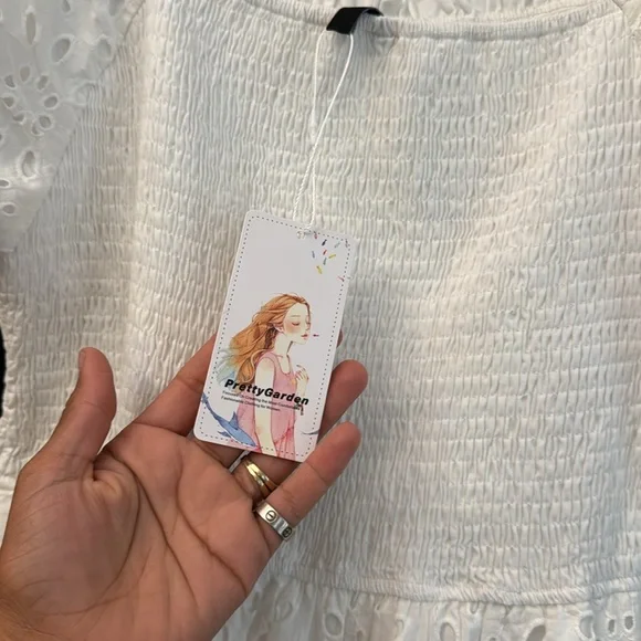 Elegant White Lace Maxi Dress - Picture 10 of 12